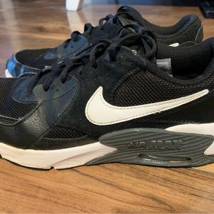 Nike Air Max, black and white, big kids size 6.5